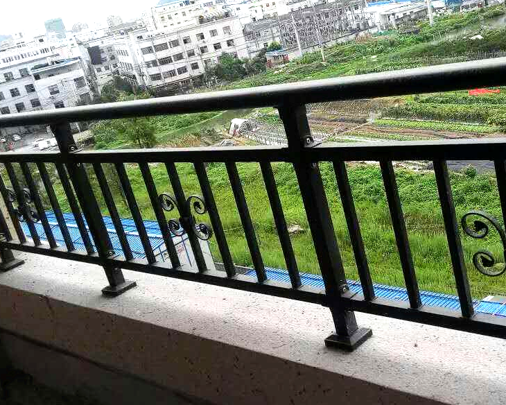 陽臺欄桿